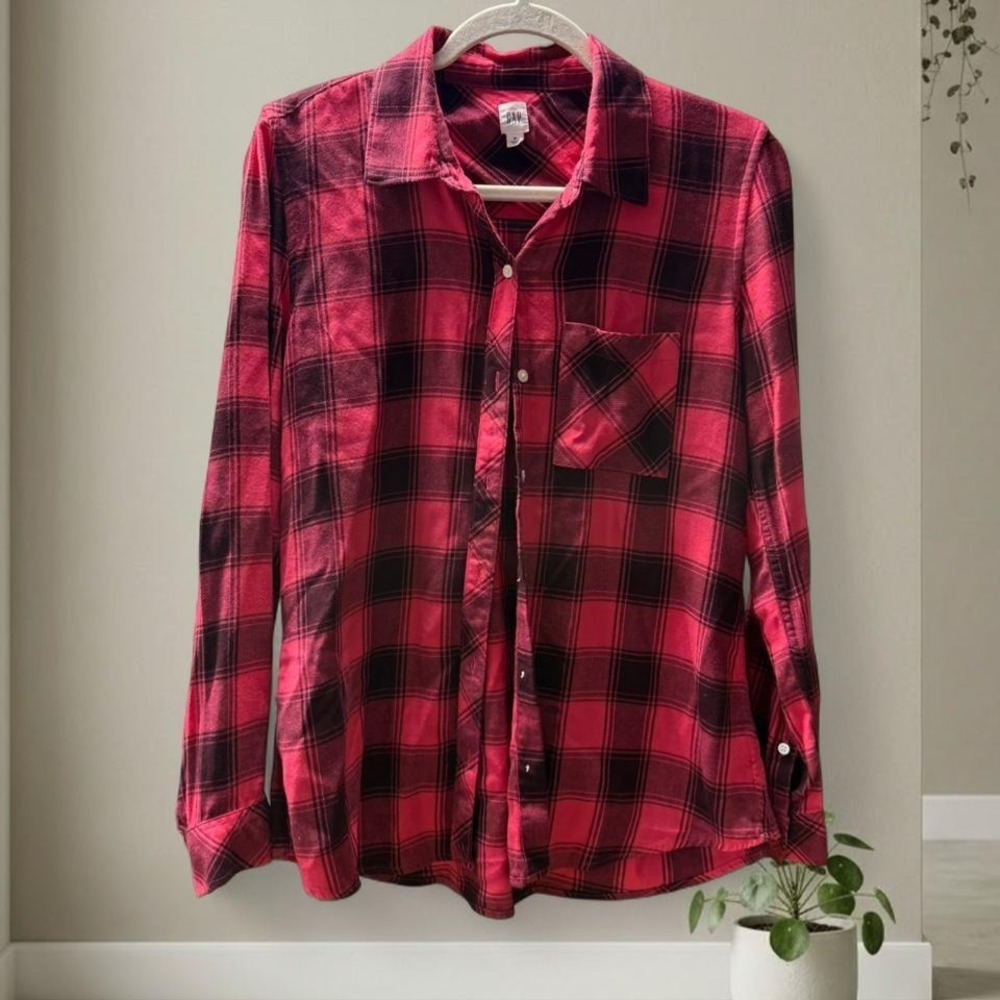 Women's Gap pink & black plaid button-up shirt